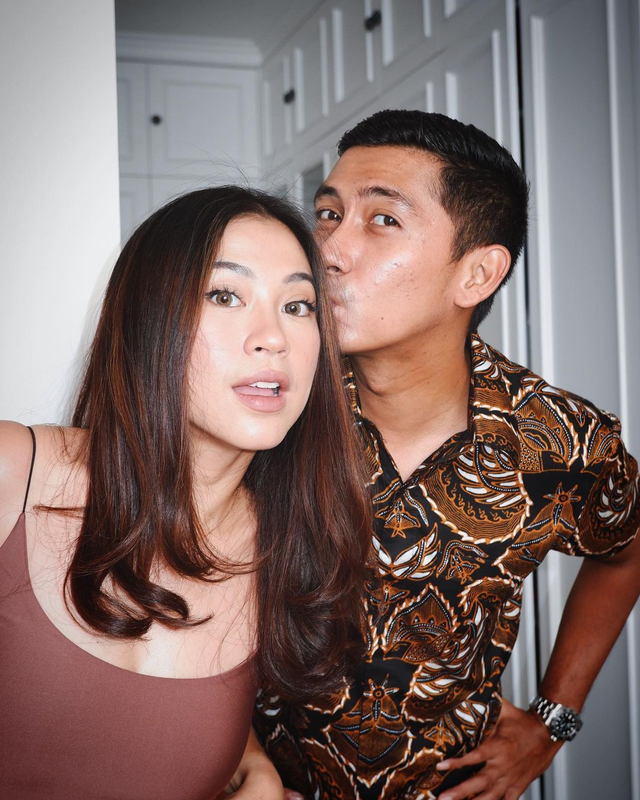Kenang Mirdad dan Tyna Kanna Mirdad. Foto: Instagram/kenangmirdad