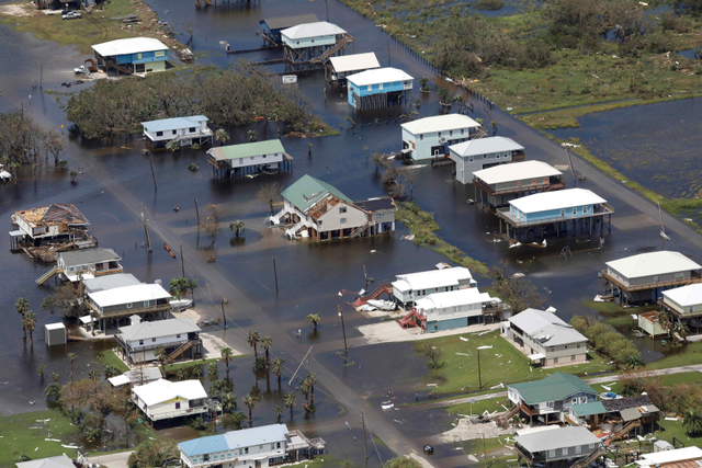 Foto udara menunjukkan kerusakan permukiman warga akibat Badai Ida mendarat di Louisiana, Amerika Serikat. Foto: Marco Bello/Reuters