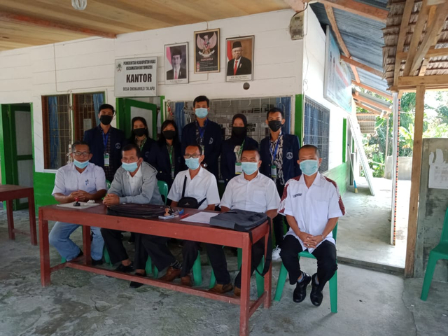 Pelaksanaan Sosialisasi di Kantor Desa Ononamolo Talafu