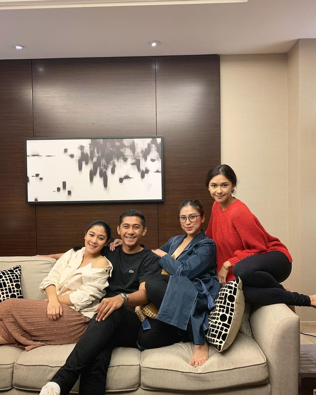 Naysilla Mirdad, Kenang Mirdad, Tyna Kanna Mirdad, dan Nana Mirdad. Foto: Instagram/kenangmirdad