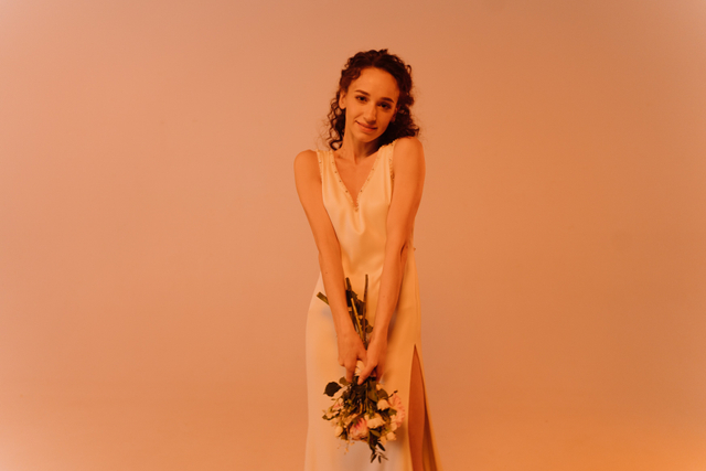 Ilustrasi Inspirasi Prewedding Indoor: Tips Pemilihan dan Rekomendasinya Foto: Pexels