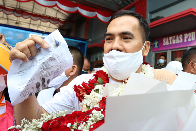 Penyanyi dangdut Saipul Jamil saat keluar dari LP Cipinang, Kamis, Jakarta, (2/9). Foto: Ronny