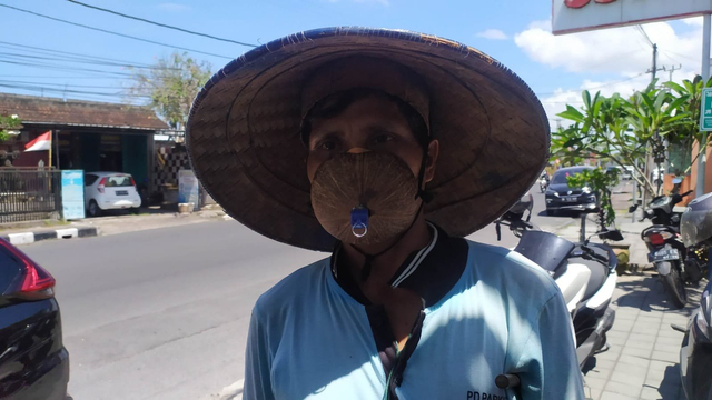 Nengah Budiasa (44), Juru parkir yang menjadi perhatian warganet di Kota Denpasar, Bali. Foto: Denita BR Matondang/kumparan