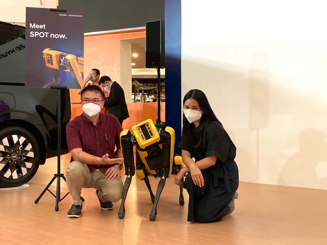 Hyundai perkenalkan robot pintar berkaki empat, Spot Foto: Muhammad Haldin Fadhila/kumparan