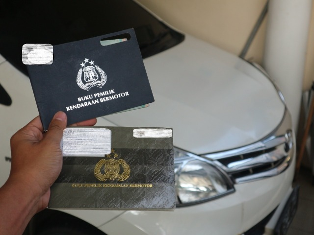 Ilustrasi BPKB mobil. Foto: Ghulam Muhammad Nayazri/KumparanOTO