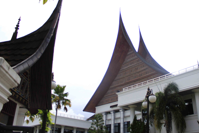 Kantor DPRD Sumatera Barat. Foto: Langkan/Kumparan