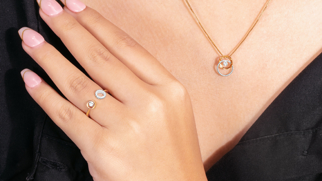  Ilustrasi trik tampil elegan & stylish dengan perhiasan terjangkau. Foto: Dok. The Palace