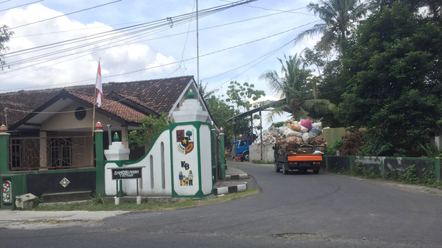 Suasana Dusun Sanggrahan Desa Tirtoadi, Kecamatan Mlati, Kabupaten Sleman. 90 rumah di dusun ini terdampak pembangunan tol Yogya-Bawen. Foto: Arfiansyah Panji Purnandaru/kumparan