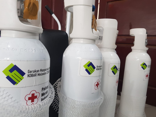 Tabung oksigen yang nantinya akan di pinjam pakaikan ke pasien yang sedang menjalani isoman. Foto: PMI Kobar