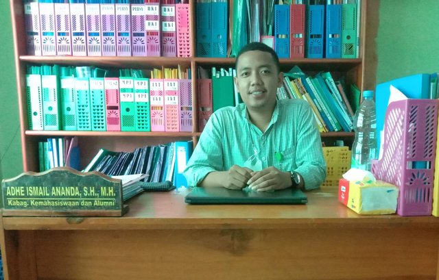 Adhe Ismail Ananda, S.H., M.H. (Dosen Hukum dan Syariah IAI Al Mawaddah Warrahmah)