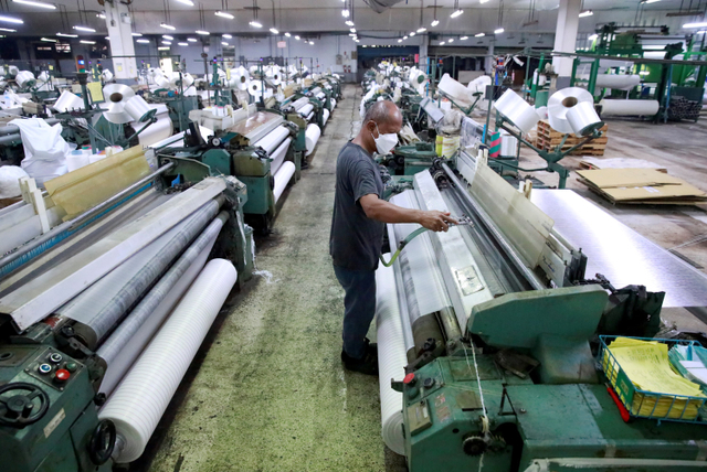 Peran vendor vital bagi sebuah industri. Foto: Soe Zeya Tun/REUTERS