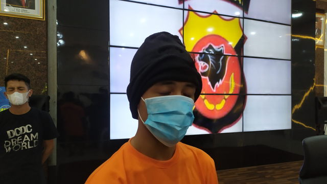 Satreskrim Polrestabes Bandung mengungkap kasus prostitusi online yang terjadi di sebuah apartemen di Kota Bandung. Foto: Rachmadi Rasyad/kumparan