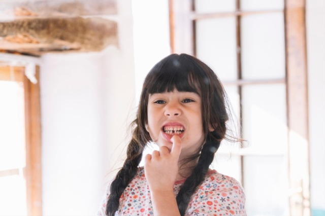 Ilustrasi gigi susu anak lepas. Foto: Freepik