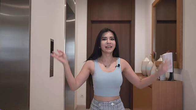 Melihat Maria Vania di apartemennya, Foto: YouTube/Maria Vania 