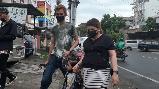 Amriana (34), pemilik warkop di Gowa, Sulsel, yang dipukul Satpol PP. Foto: Dok. Istimewa