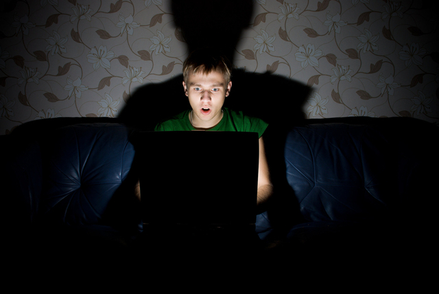 Ilustrasi menghapus file di laptop. Foto: Johan Viirok via Flickr (CC BY 2.0)