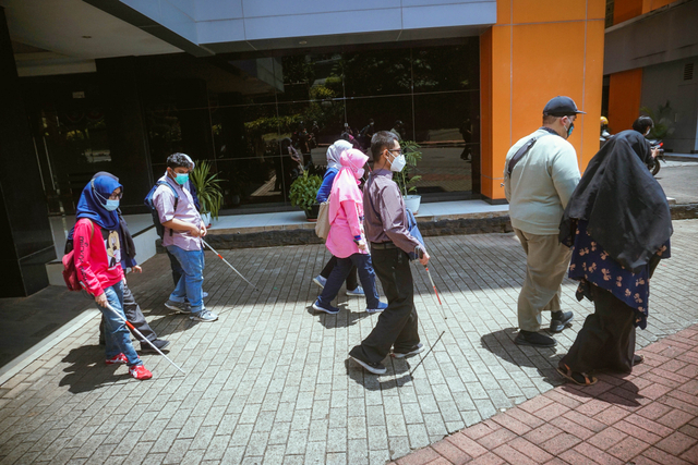 Mahasiswa disabilitas tunantera Universitas Muhamadiyah Jakarta (UMJ). Foto: Jamal Ramadhan/kumparan