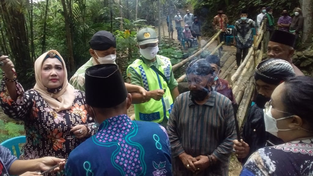 Pembukaan ritual tutup suro berlangsung sakral dan khidmat. Foto: Istimewa