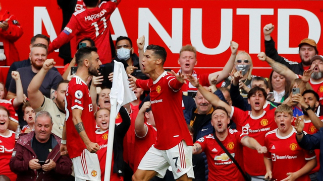 Selebrasi pemain Manchester United Cristiano Ronaldo usai mencetak gol ke gawang Newcastle United pada pertandingan Liga Inggris di Old Trafford, Manchester, Inggris. Foto: Phil Noble/REUTERS