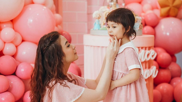 Cara Chelsea Olivia Cegah Sibling Rivalry pada Anaknya: Quality Time Berdua. Foto: Instagram/@chelseaoliviaa