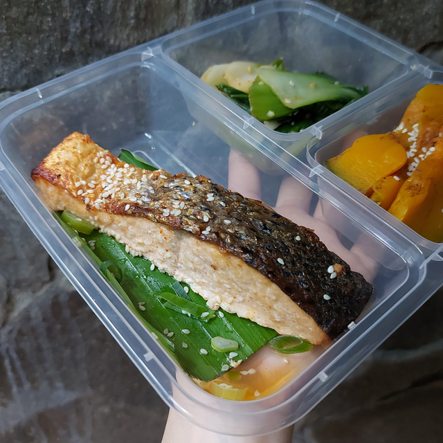 Korean Grilled Salmon Lesssalt catering Foto: Azalia Amadea/Kumparan