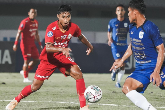 Pertandingan Persija Jakarta melawan PSIS Semarang pada pertandingan Liga 1 di Indomilk Arena, Tangerang, Minggu (12/9). Foto: Instagram/@persija