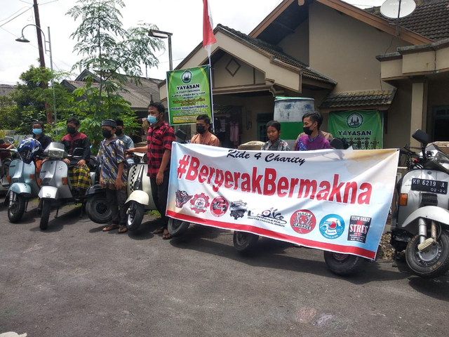 Ride 4 Charity #BergerakBermakna para pencinta Vespa di Yayasan Kurnia Umah Batu Ajih (Kubah). Foto: IST