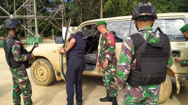 Satgas Pamtas Yonif Mekanis 643/Wns Berhasil Gagalkan Penyelundupan Mobil Asal Malaysia. Foto: https://tniad.mil.id/