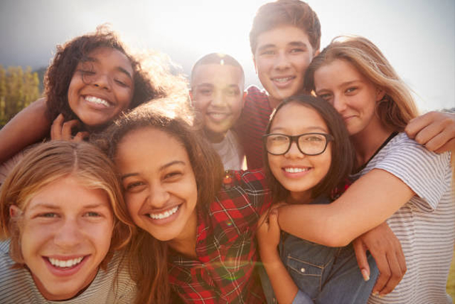 Masa pubertas adalah masa peralihan dari anak-anak menjadi dewasa yang terjadi pada semua manusia, baik perempuan maupun laki-laki. Sumber: Istock.com