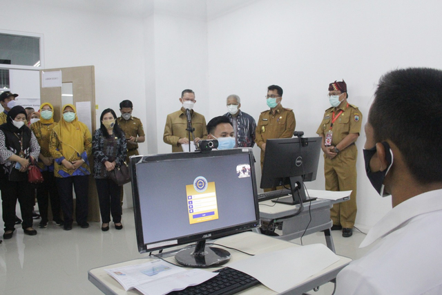 Tinjauan BKN dan Sekdaprov Lampung ke lokasi tes CPNS di Itera, Selasa (14/9) | Foto : Ist