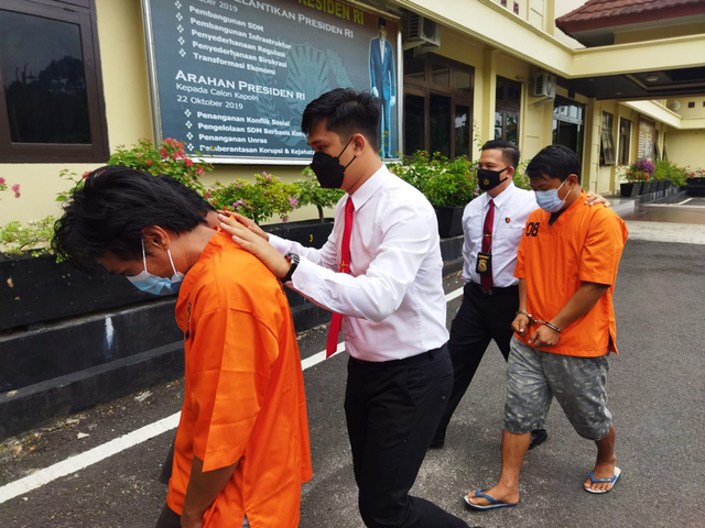 Para pelaku pemalsu surat swab di OKU Selatan, Sumsel. (foto: dok. istimewa)