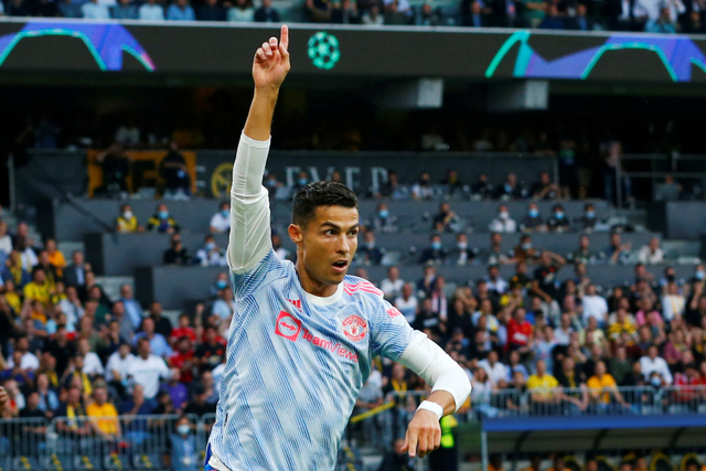 Selebrasi pemain Manchester United Cristiano Ronaldo usai mencetak gol ke gawang BSC Young Boys pada pertandingan Grup F Liga Champions di Stadion Wankdorf, Bern, Swiss. Foto: Denis Balibouse/REUTERS