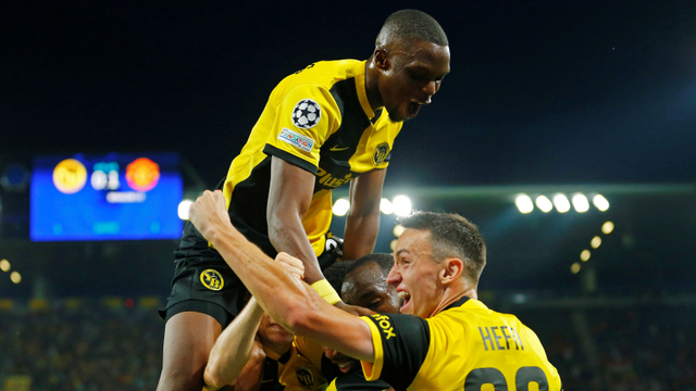 Selebrasi pemain BSC Young Boys usai mencetak gol ke gawang Manchester United pada pertandingan Grup F Liga Champions di Stadion Wankdorf, Bern, Swiss.
 Foto: Denis Balibouse/REUTERS