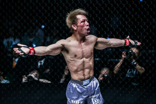 Yosuke Saruta sesumbar akan tenggelamkan Joshua Pacio dalam laga perebutan sabuk Juara Dunia ONE Strawweight di ONE: REVOLUTION pada Jumat, 24 September. Foto: ONE Championship