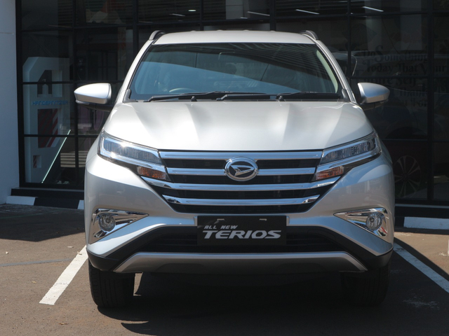 Daihatsu Terios 2021 dengan penyematan fitur baru salah satunya Eco Idle atau idling stop system. Foto: Ghulam Muhammad Nayazri / kumparanOTO