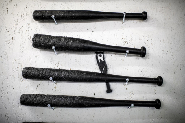 Ilustrasi tongkat baseball. Foto: OLIVIER MORIN / AFP