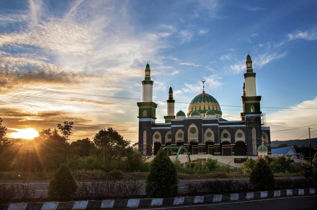 Sumber Gambar : https://pixabay.com/id/photos/masjid-lebong-bengkulu-indonesia-1141291/