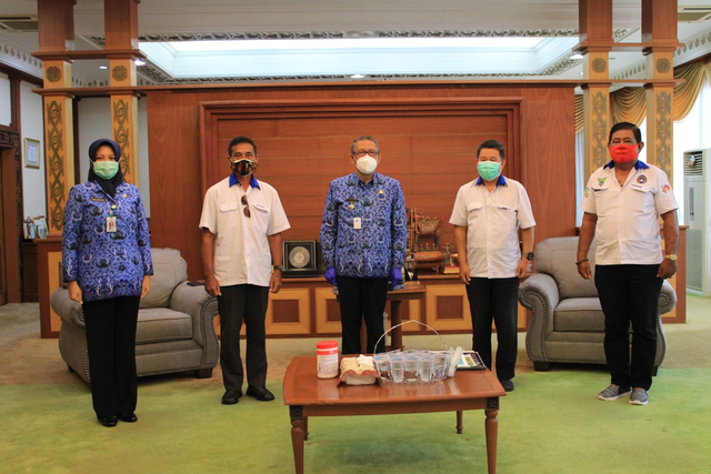 Pengurus PSSI Kalbar menemui Gubernur Sutarmidji, terkait rencana bergulirnya kompetisi sepak bola Liga 3 Kalbar