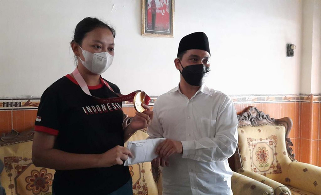 Wabup Mojokerto Beri Bonus dan Beasiswa untuk Peraih Medali Emas Paralimpiade