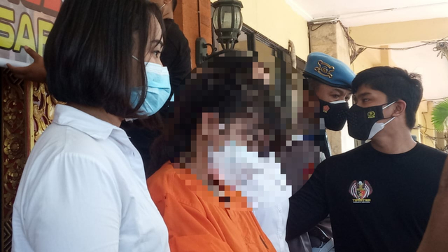 RR saat ditunjukkan di Polresfa Denpasar - WIB