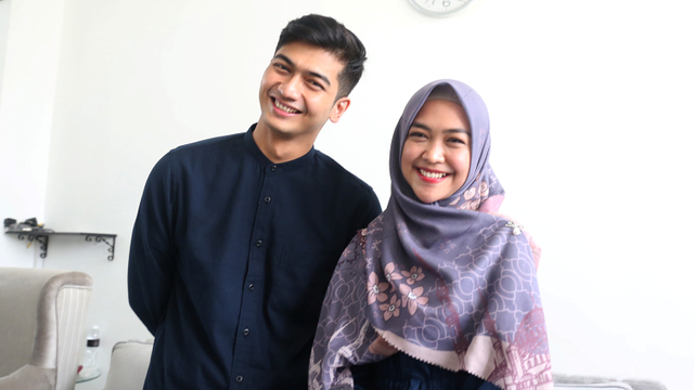 Youtuber Ria Ricis bersama Teuku Ryan dalam pertemuan keluarga di Pesantren Tahfidz Maskanul Huffadz, Bintaro, Tangerang Selatan, (20/9). Foto: Ronny