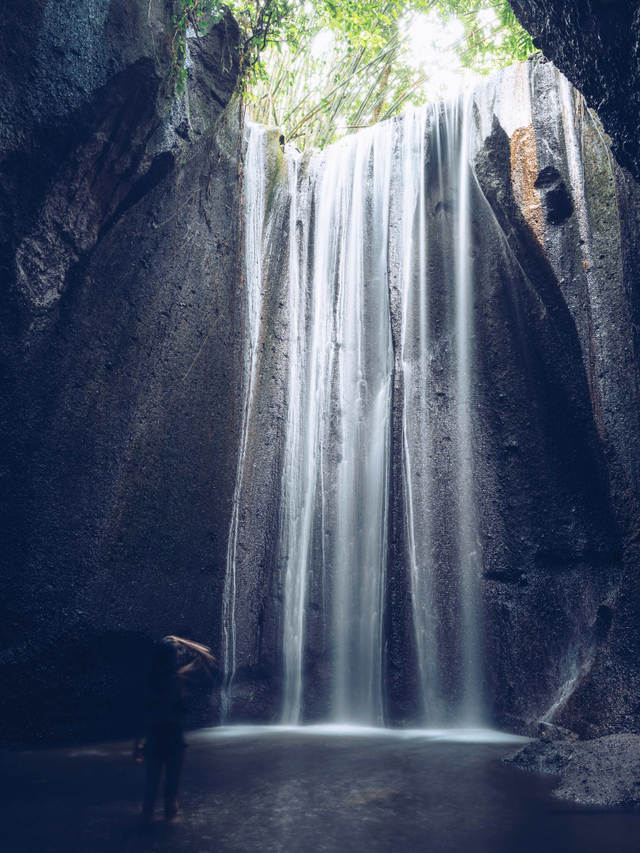  Pesona keindahan Air Terjun Tukad Cepung di Bali. Foto: Shutterstock