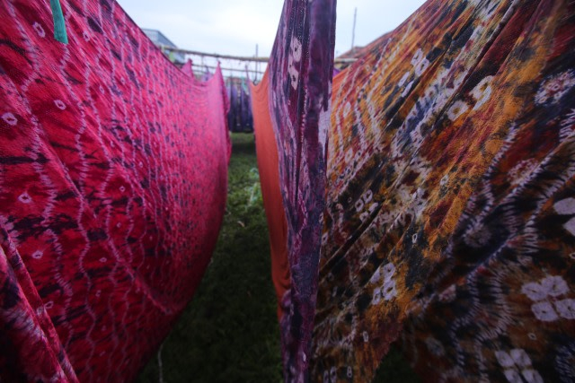 Batik Jumputan merupakan salah satu jenis kain Indonesia. Sumber: Kumparan/Urban Id Ary Priyanto.