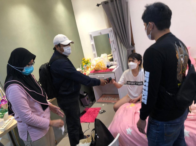 Selebgram berinisial RR saat ditangkap di Denpasar, Bali - IST