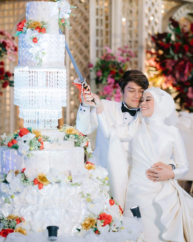 Lesty Kejora dan Rizky Billar. Foto: Instagram/lestykejora