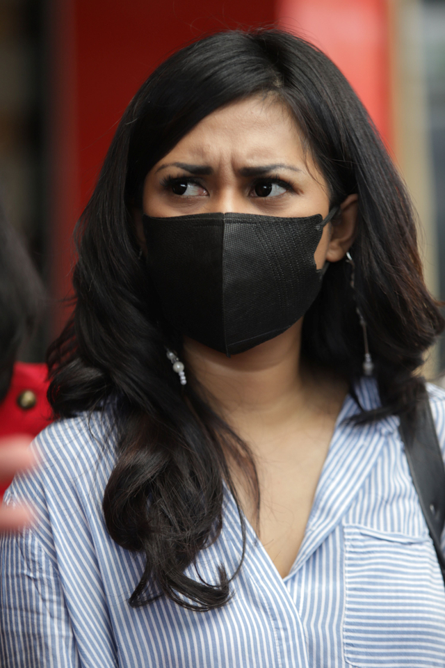 Karen Pooroe alias Karen Idol saat mendatangi Polres Metro Jakarta Selatan, Jakarta, Rabu, (22/9). Foto: Ronny