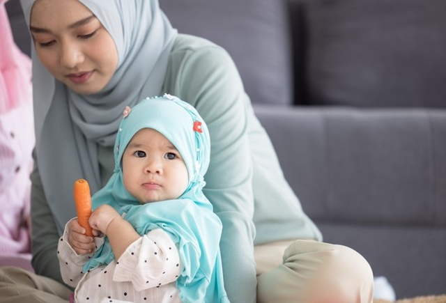 Ilustrasi bayi perempuan muslim. Foto: Freepik