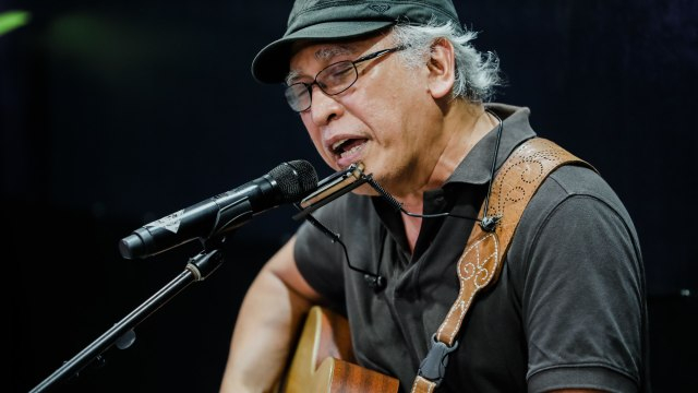 Lirik lagu dan chord Manusia Setengah Dewa - Iwan Fals. Foto: Khas Studio