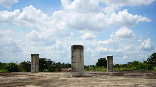 Lahan pembangunan masjid sriwijaya yang terbengkalai, Kamis (23/9) Foto: abp/Urban Id