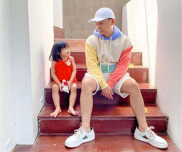 Raditya Dika dan keluarganya. Instagram @raditya_dika